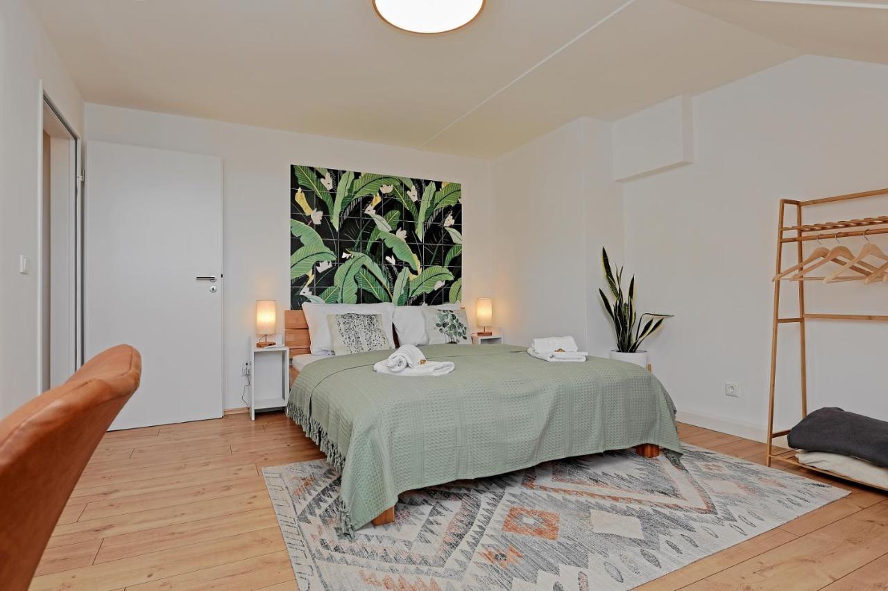Stay&Dream - 75M² - Two Bedrooms - Kitchen - Netflix Essen Exterior photo