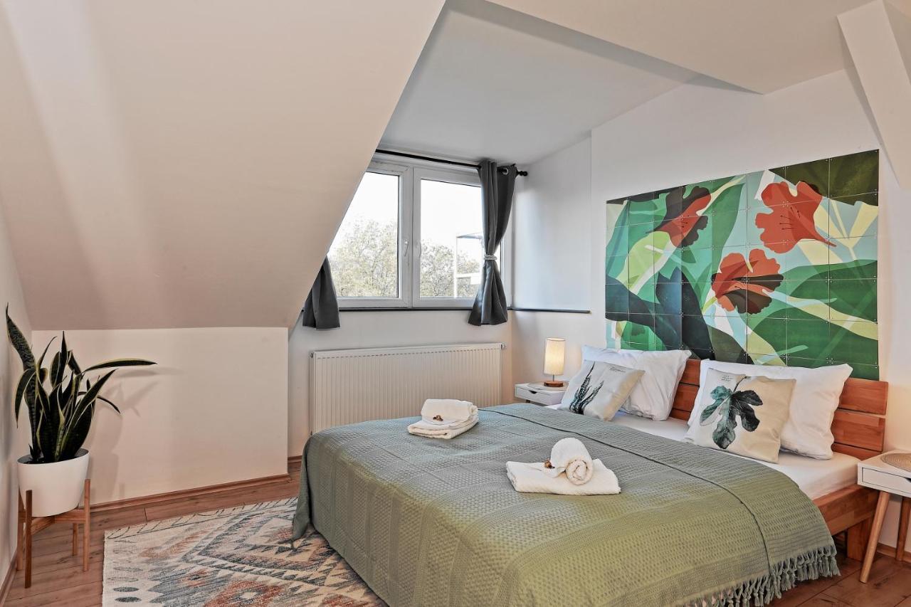 Stay&Dream - 75M² - Two Bedrooms - Kitchen - Netflix Essen Exterior photo